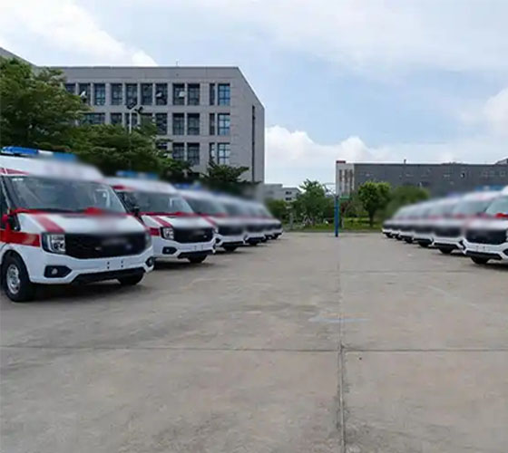 日嘎则服务车队展示